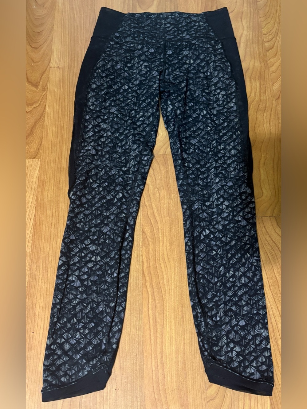 Lululemon Featherlight Tight Womens Size 6 Black 7/8 Leggings
